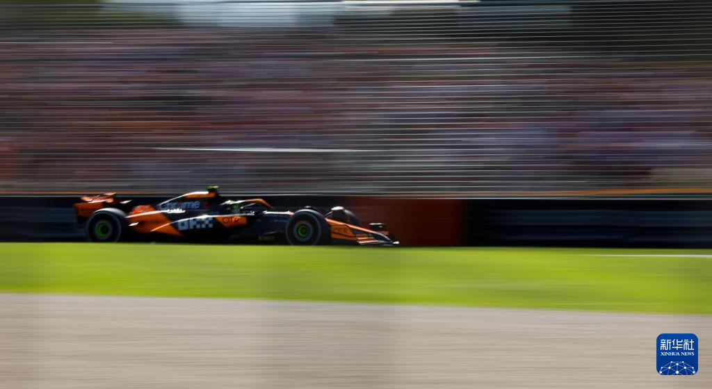 梅赛德斯鏖战迈凯伦,塞恩斯关键制胜的简单介绍 梅赛德斯鏖战迈凯伦,塞恩斯关键制胜的简单介绍