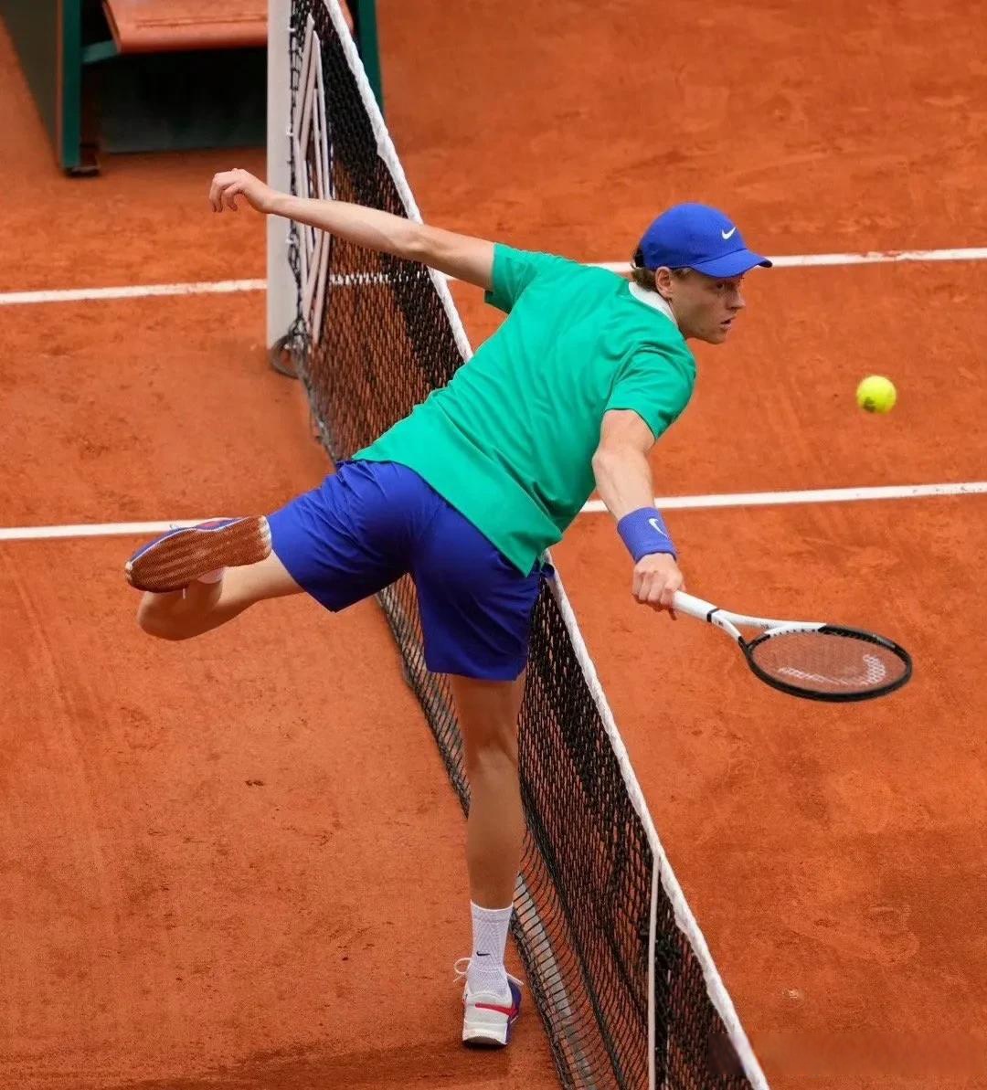 ATP总决赛逆转年终总决赛，德约科维奇扛起全队