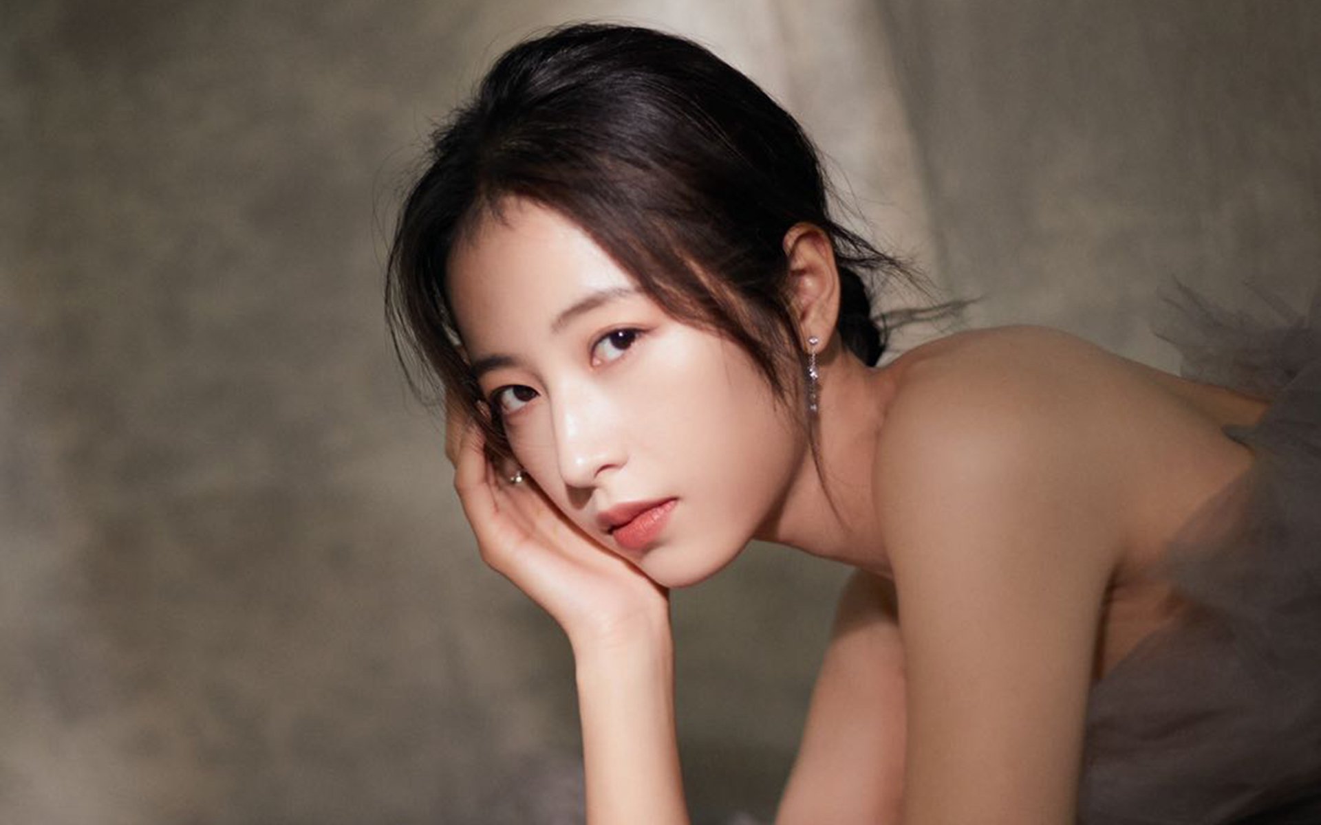 绞肉机前无退路,字母哥44+17轰然撞碎活塞铁壁